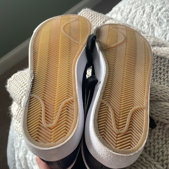 Nike Blazers Black/White 7y or Women’s 8.5 - Picture 4 of 8